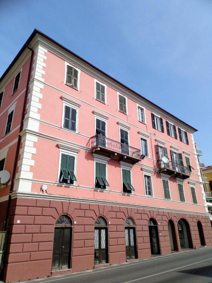 Casa Di Claude 2 Finalmarina Apartment Finale Ligure Exterior photo